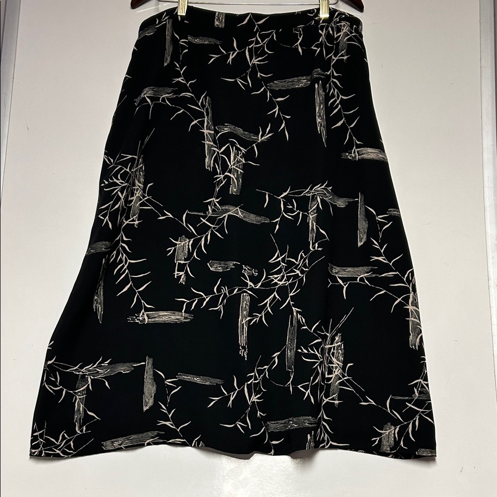Bamboo print Black skirt.
